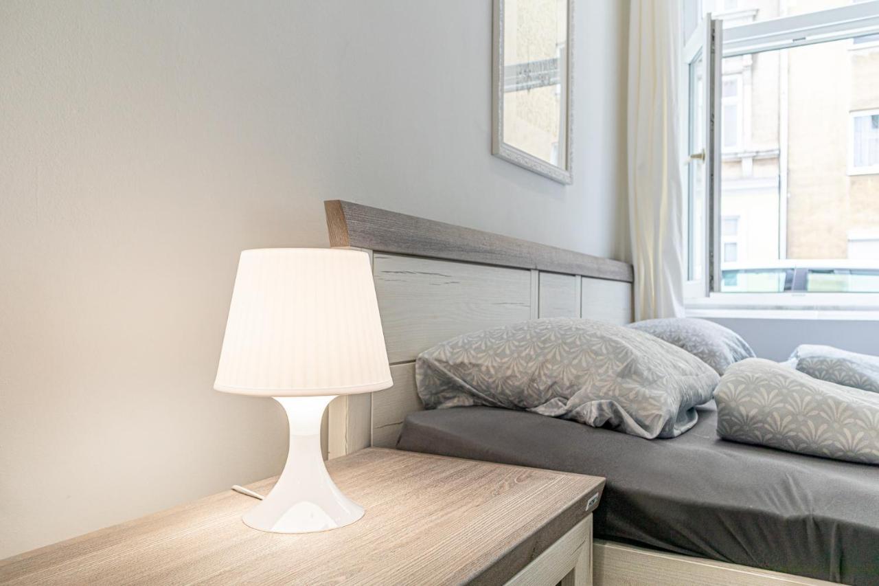 9 Min From City Center - Lovely Studio Near U1 Reumannplatz Вена Экстерьер фото